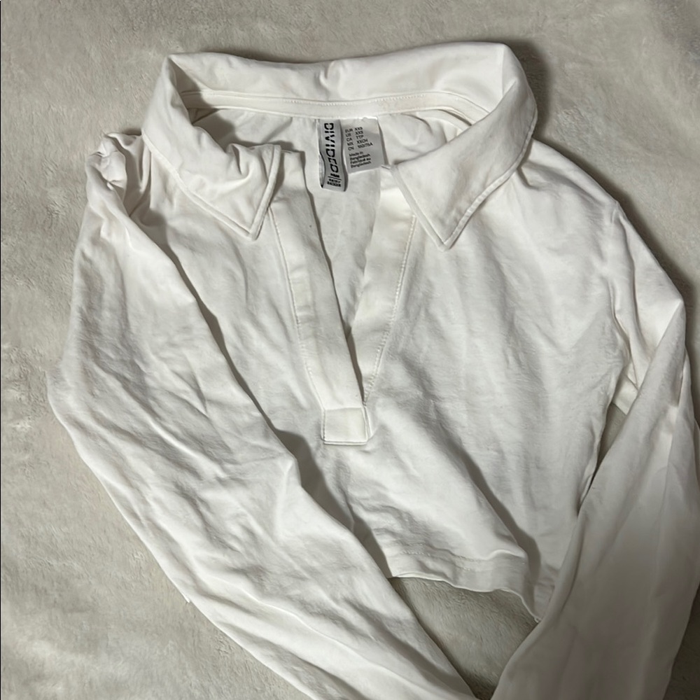 h&m long sleeved crop top !!